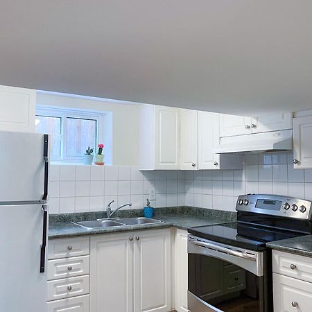 Newly-Renovated 3Br House, 12 Minutes To Airport Apartment Toronto Luaran gambar