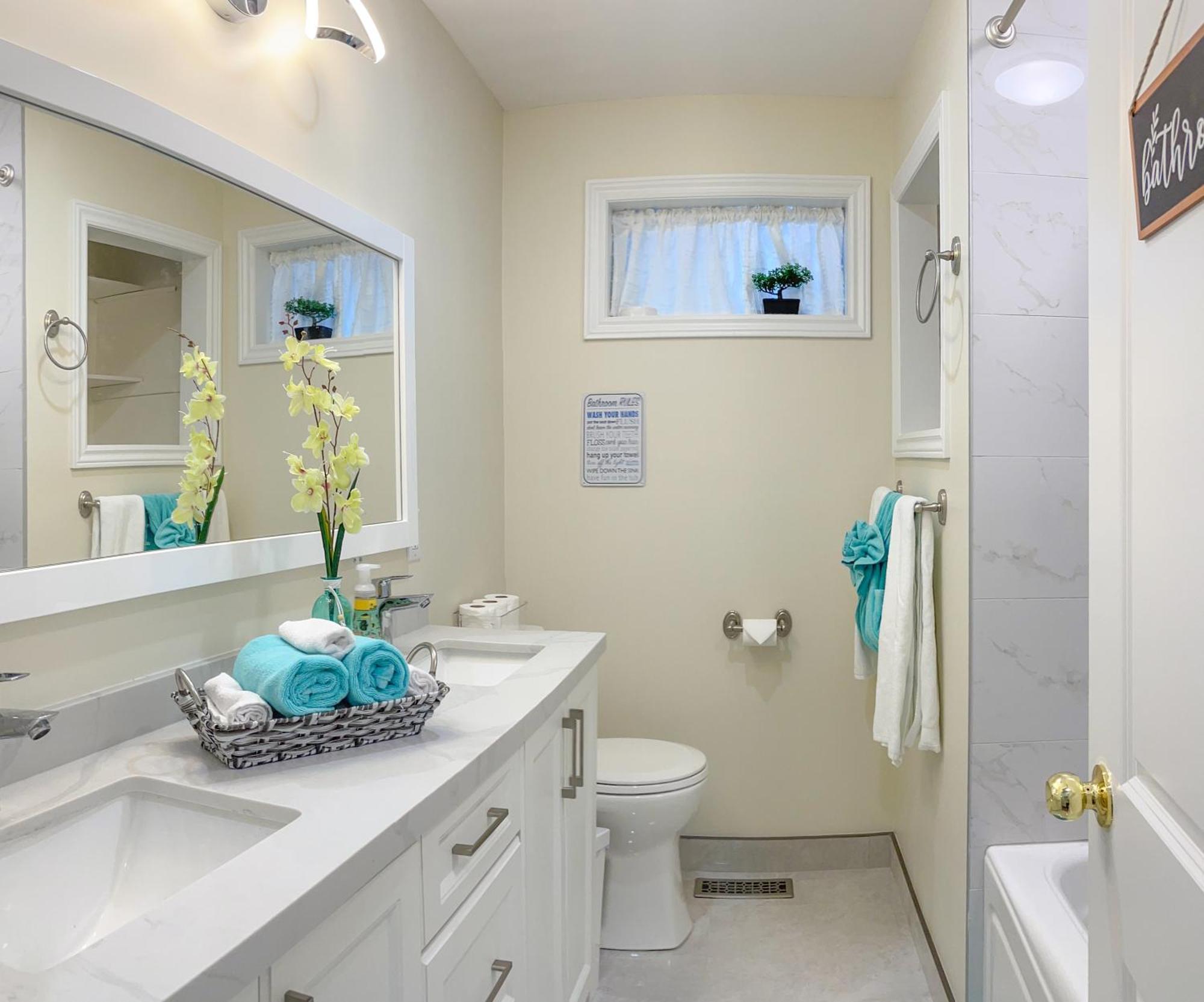 Newly-Renovated 3Br House, 12 Minutes To Airport Apartment Toronto Luaran gambar