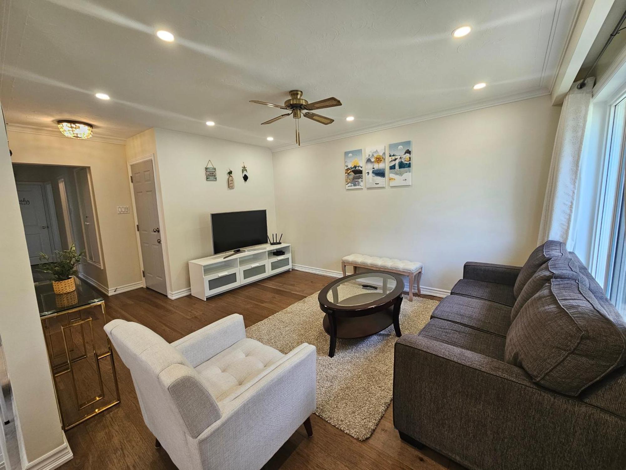 Newly-Renovated 3Br House, 12 Minutes To Airport Apartment Toronto Luaran gambar