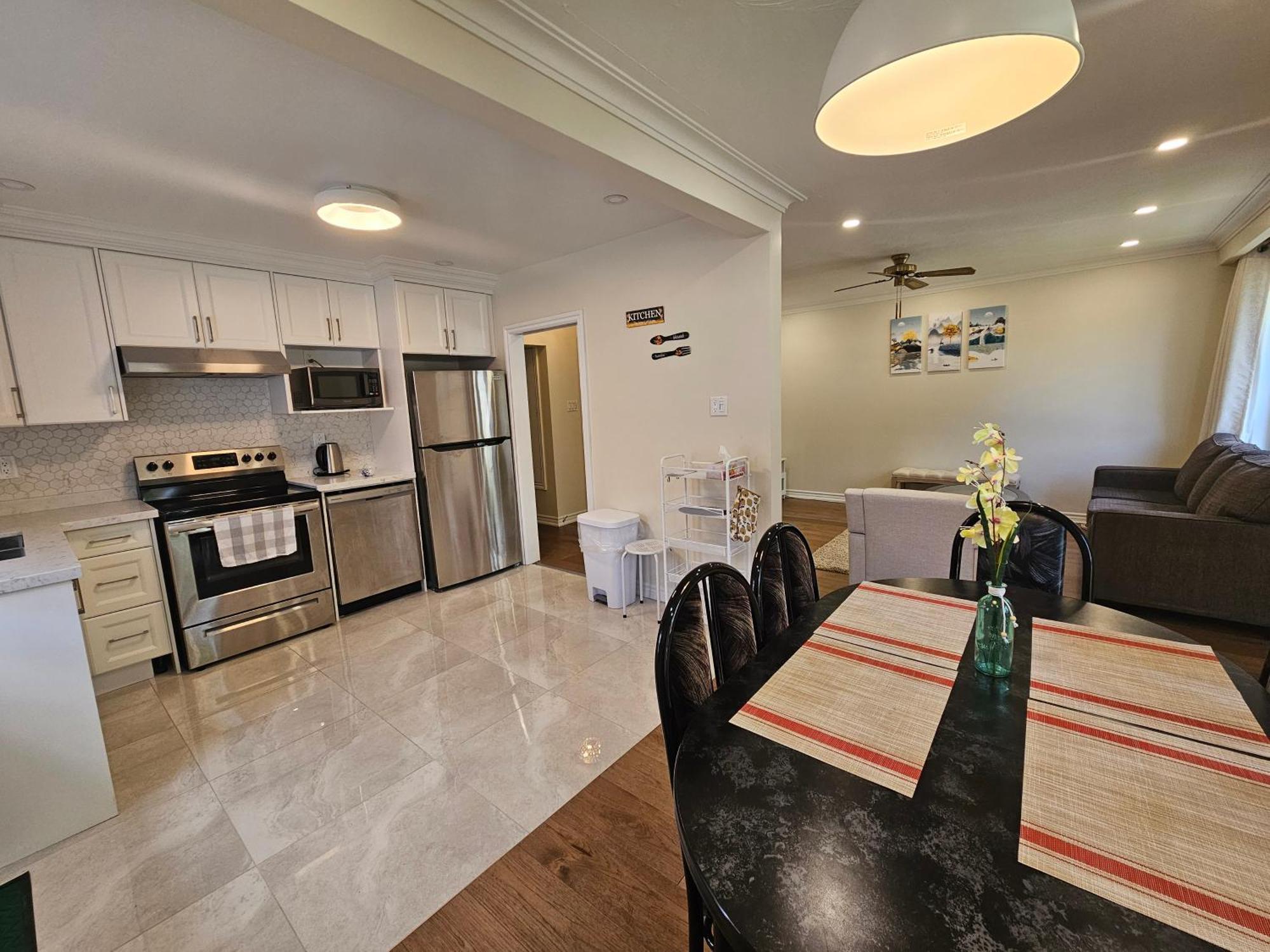 Newly-Renovated 3Br House, 12 Minutes To Airport Apartment Toronto Luaran gambar