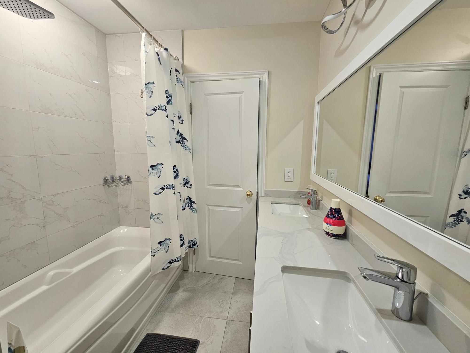 Newly-Renovated 3Br House, 12 Minutes To Airport Apartment Toronto Luaran gambar