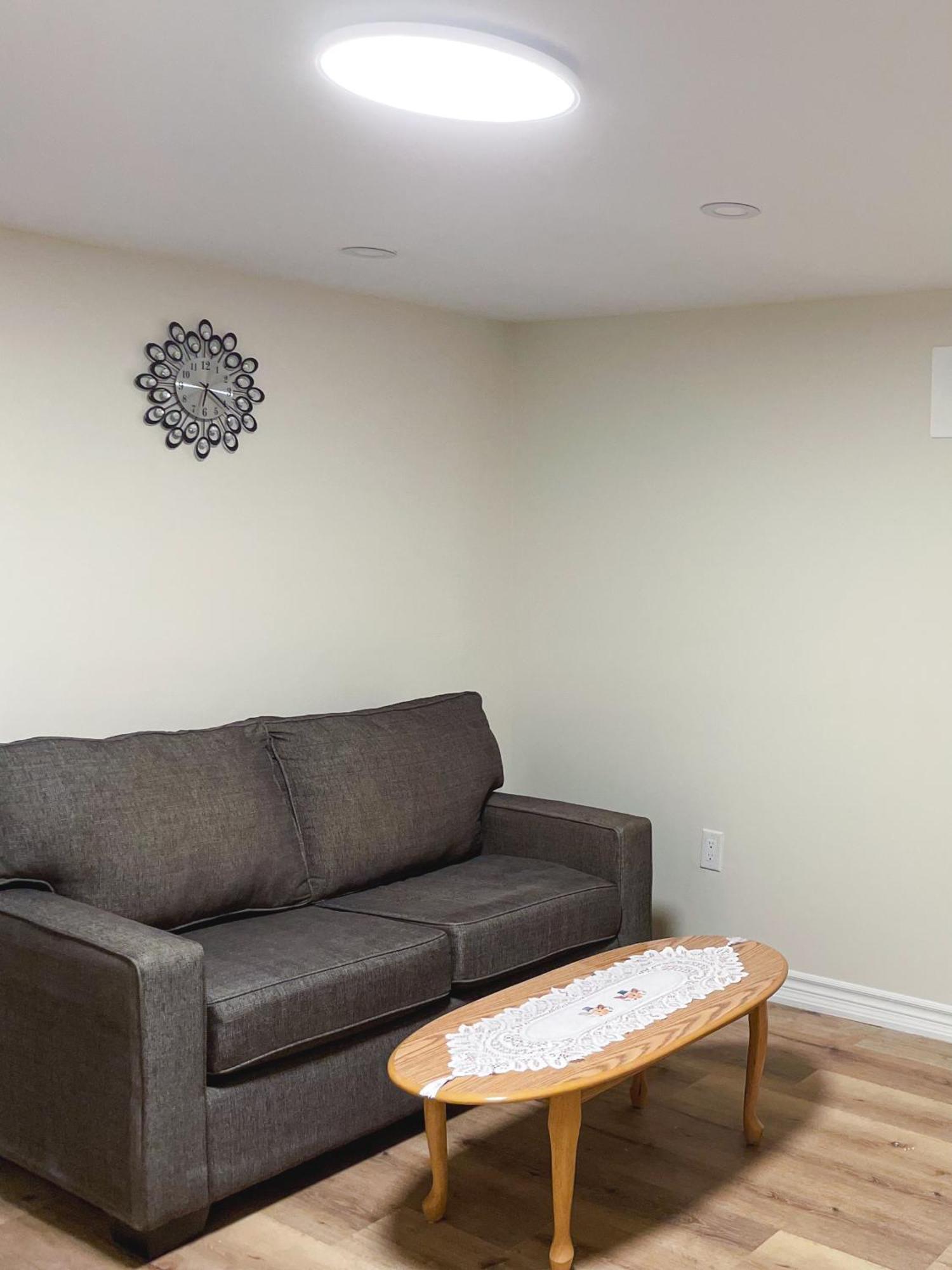 Newly-Renovated 3Br House, 12 Minutes To Airport Apartment Toronto Luaran gambar